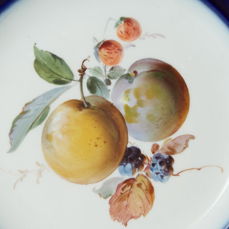 Десертная тарелка с изображением фруктов