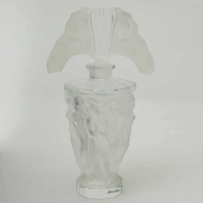 Флакон парфюмерный белый Schubert glass