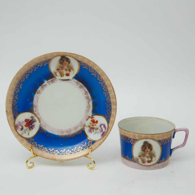 Чайная пара бело-синяя с портретом Бронницы