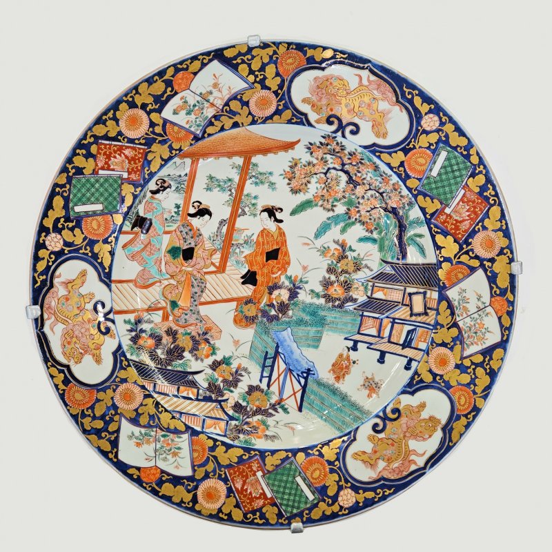 Блюдо в стиле Имари, период Императора Мэйдзи 1868-1912гг