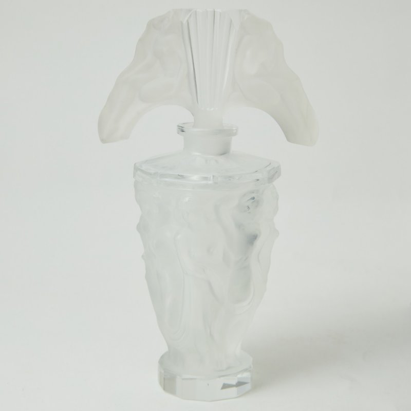 Флакон парфюмерный белый Schubert glass