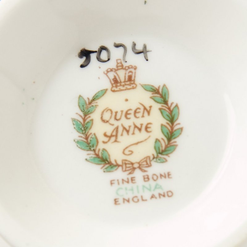 Чашка с блюдцем Queen Anne