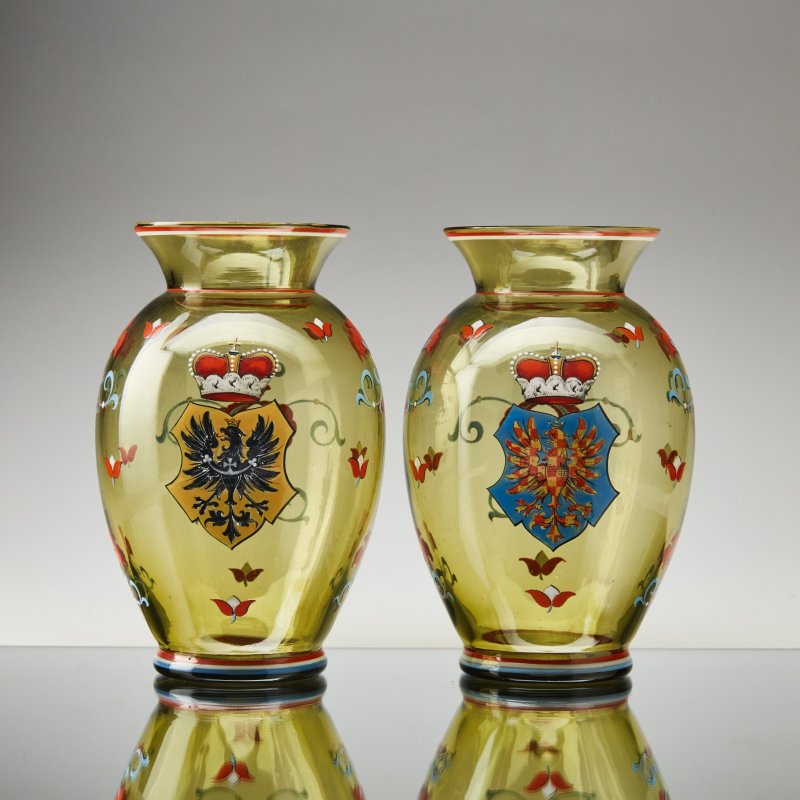 Старинные парные вазы с ручной росписью 