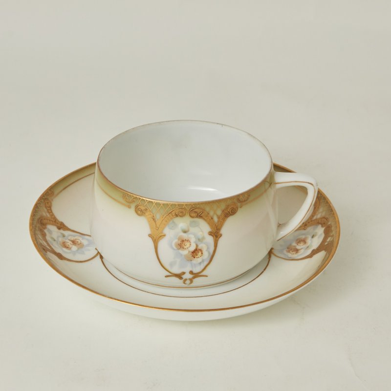 Чайный сервиз Гарднер на 6 персон с белыми цветами