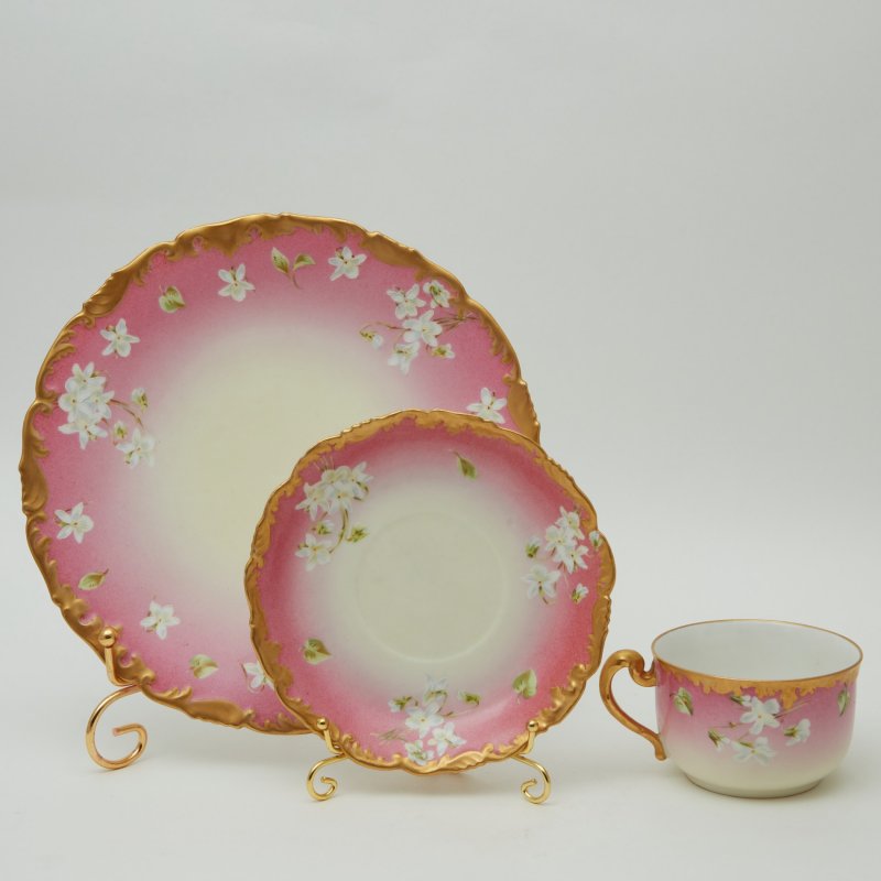 Чайное трио розовое с белыми цветами