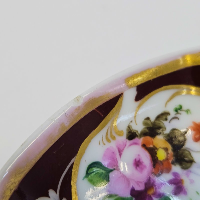 Чашка с блюдцем коричневая с цветам
