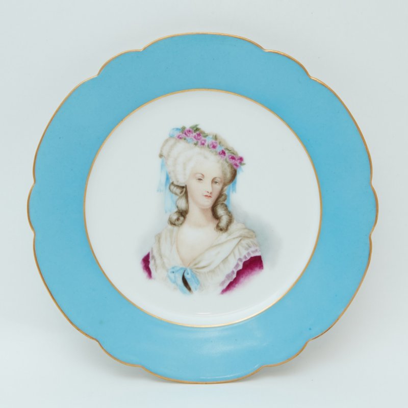 Старинная тарелка ручной работы в стиле Sevres