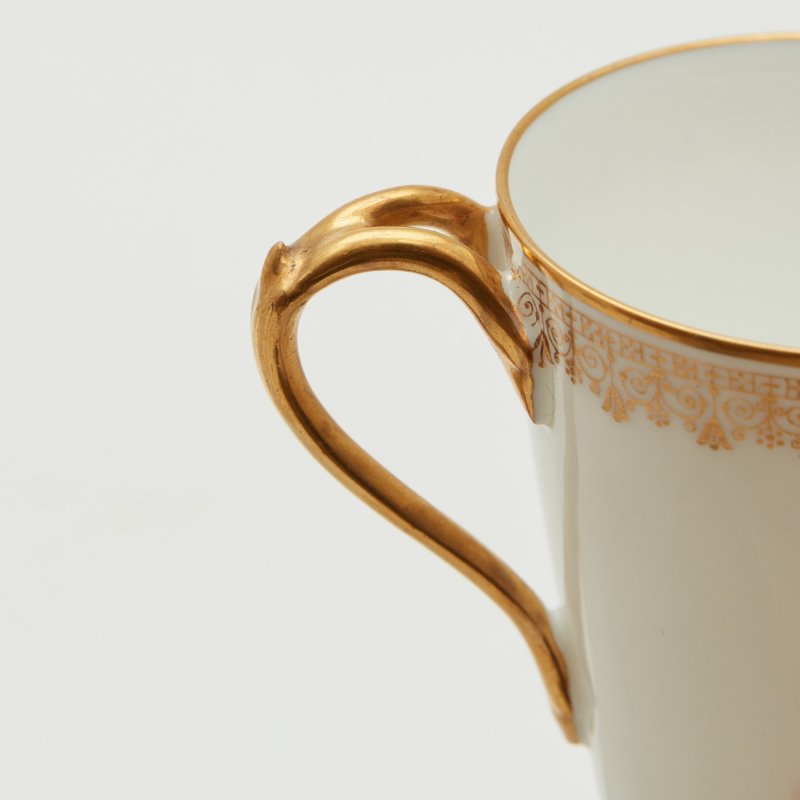 Чашка с крышкой в стиле Севр