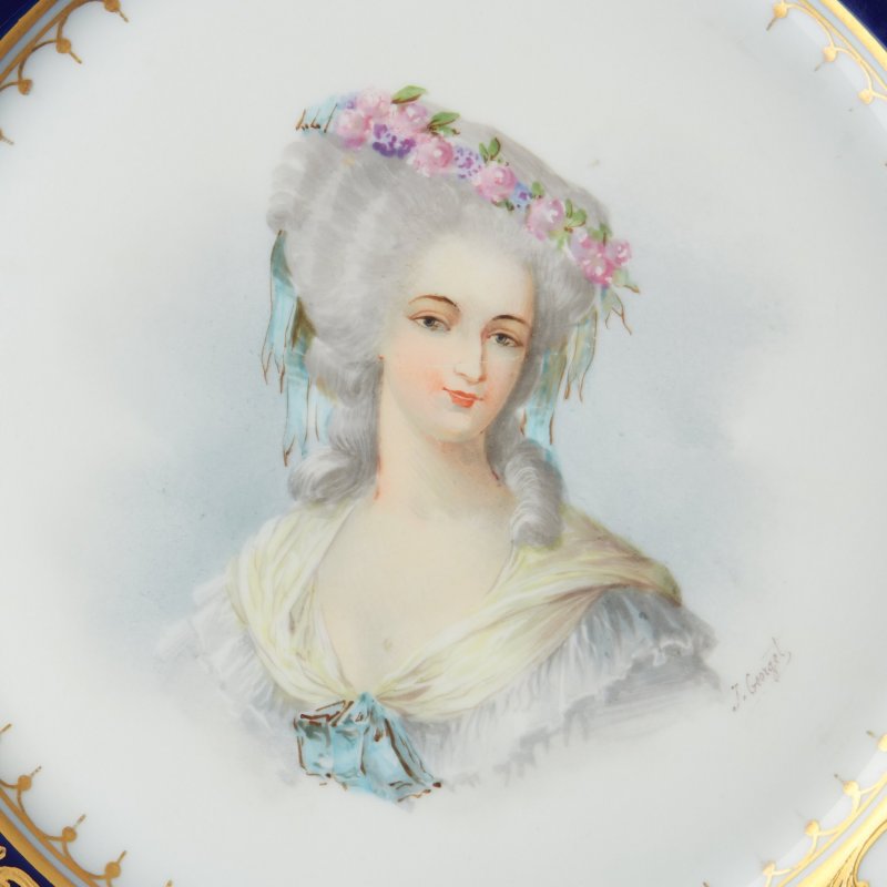 Старинная тарелка ручной работы Madame Lambaple