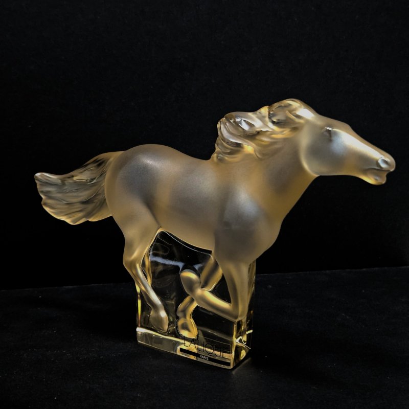 Скульптура Конь янтарный Lalique