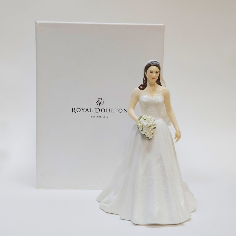 Пара фигурок ROYAL DOULTON День королевской свадьбы Принца Уильяма и Кейт Мидлтон