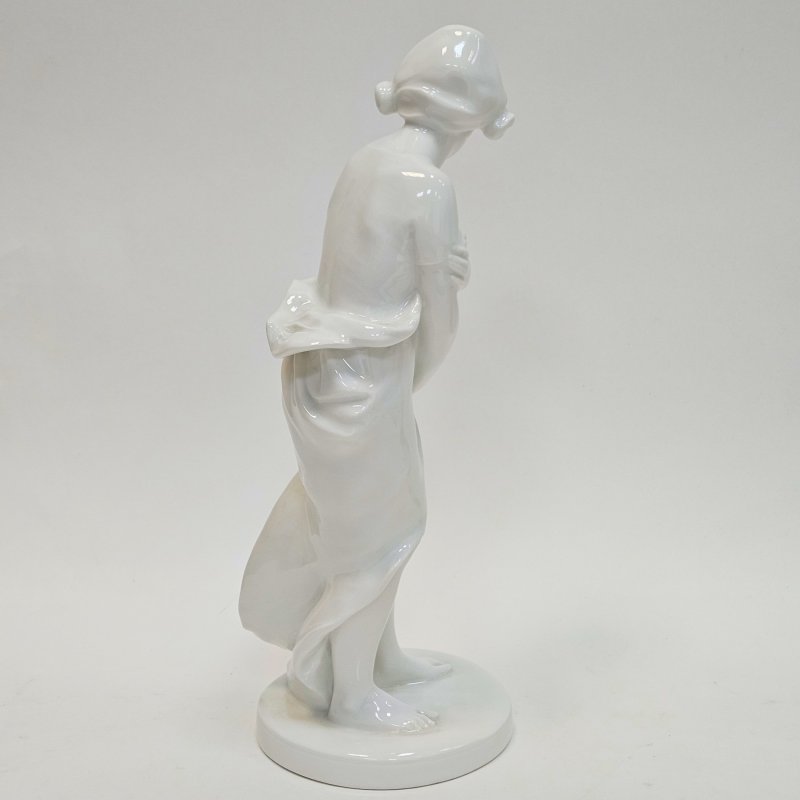 Фигурка белый фарфор КПМ для ванны На Ванзее скульптор Пол Шлей