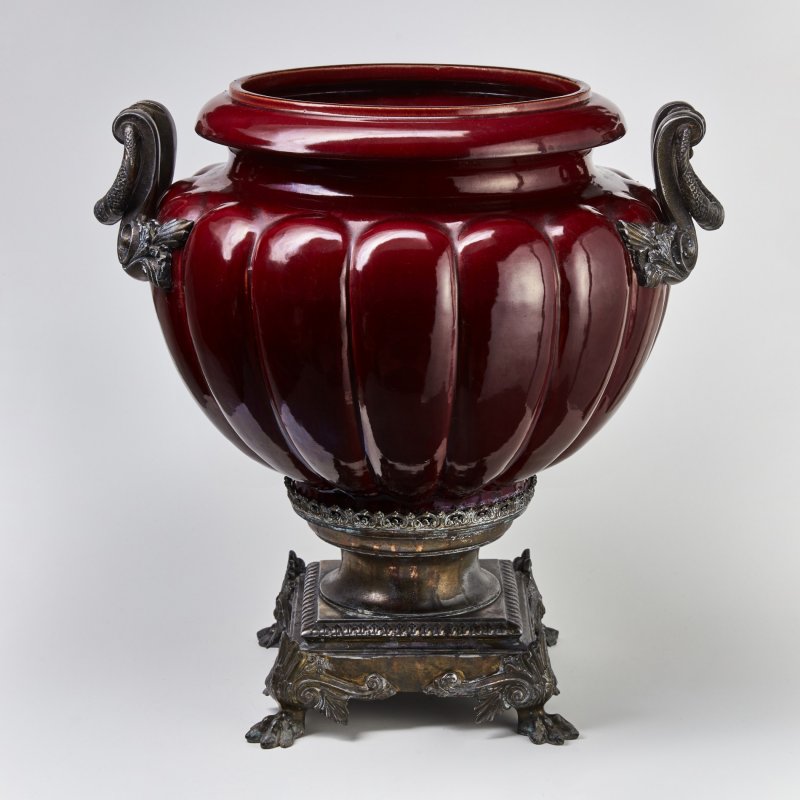 Большая антикварная ваза