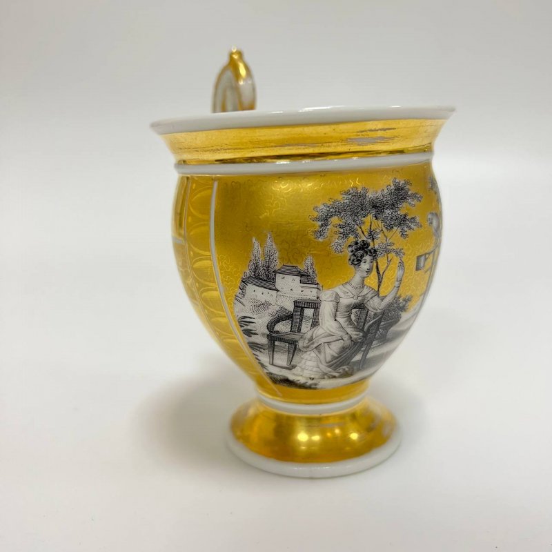 Фарфоровая чашка с идиллической сценкой. Завод Ф.С. Батенина. 1814-1825.