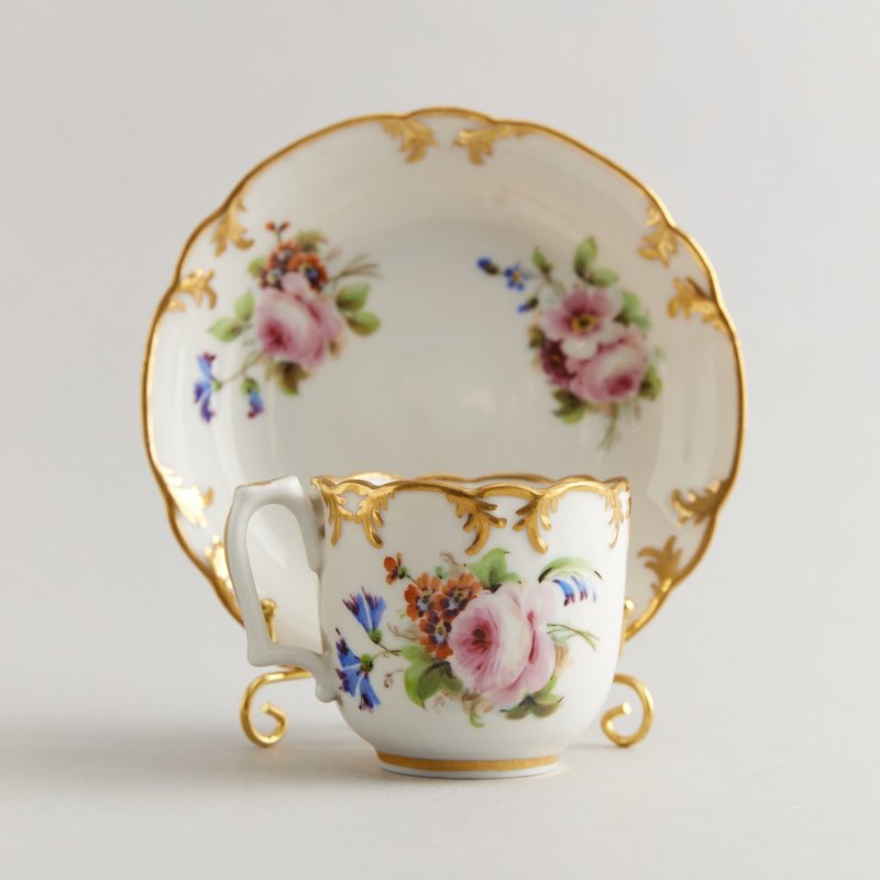 Старинная коллекционная чашка с блюдцем с цветочной росписью Завод братьев Корниловых