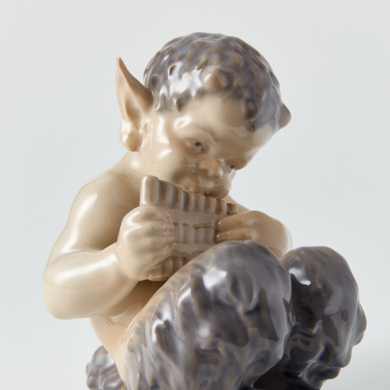 Коллекционная статуэтка Фавн играющий на флейте