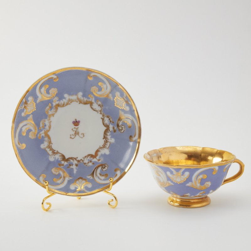 Чашка с блюдцем из банкетного сервиза Великого князя Александра Николаевича. Клеймо времен правления Александра III
