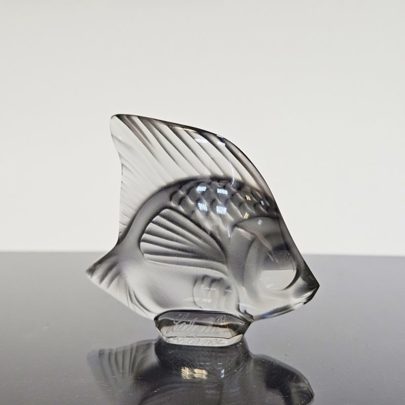 Хрустальная рыбка серого оттенка Lalique