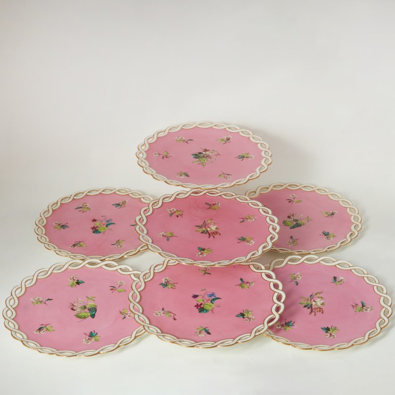 Десертный сервиз розовый 7 предметов Англия. Предположительно Minton
