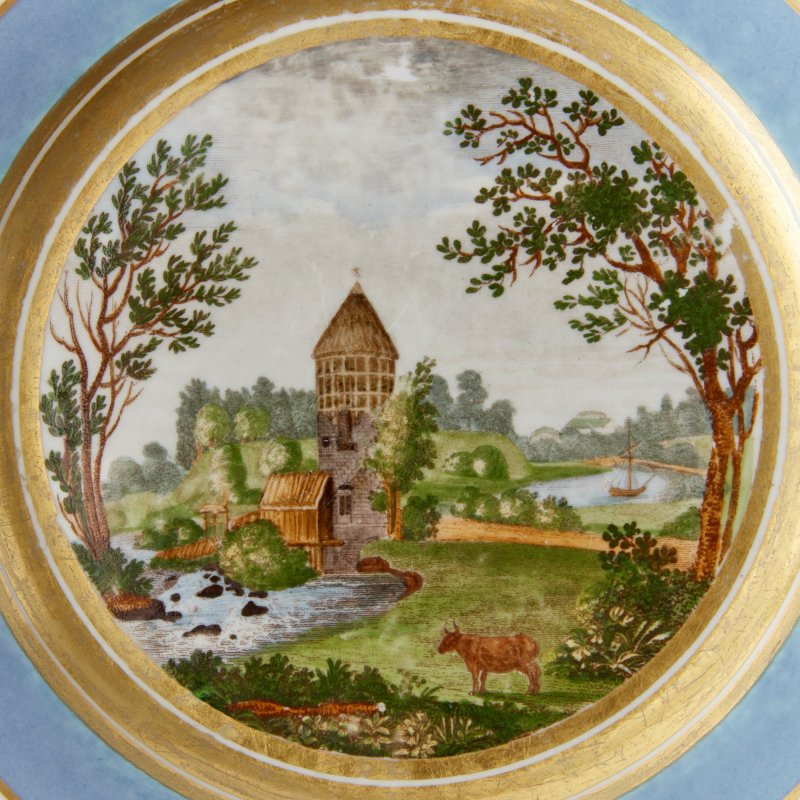 Старинная тарелка Вид части сада города Павловска