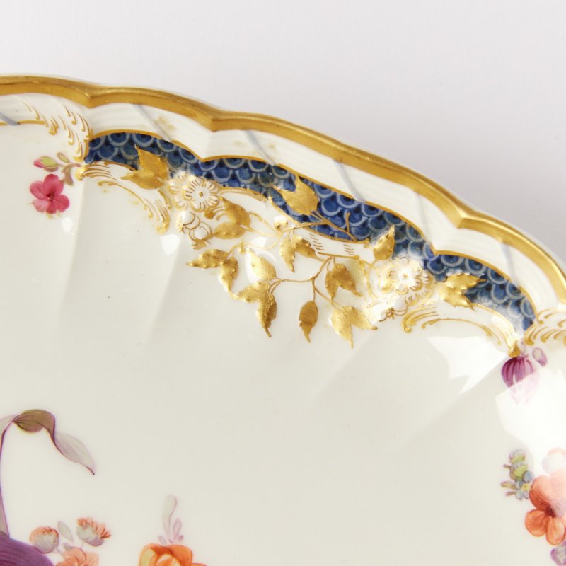 Блюдо овальное с цветочной росписью из сервиза Кайзера Вильгельма II (юбилейная марка)
