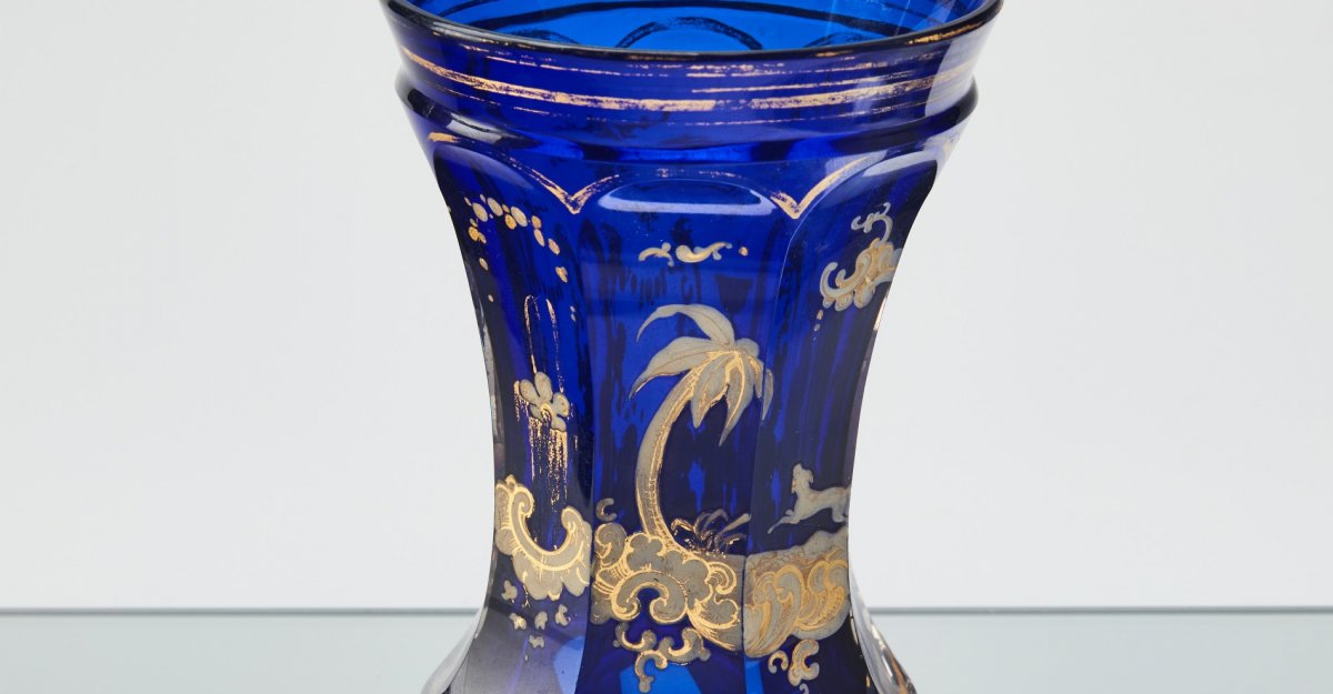 Кубок с хрустальной чашей. Какую бутылку выбрать хрустальному кубку. Какую бутылку выбрать хрустальному кубку. Необычные коктейльные бокалы. Km2410h кубок.