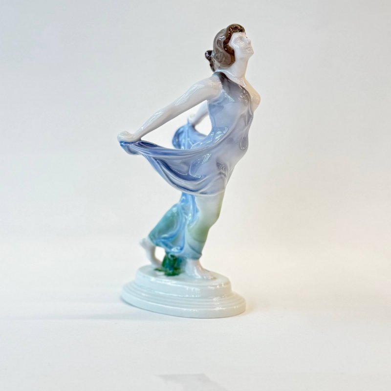  фарфоровая статуэтка Windbraut (Невеста ветра). 