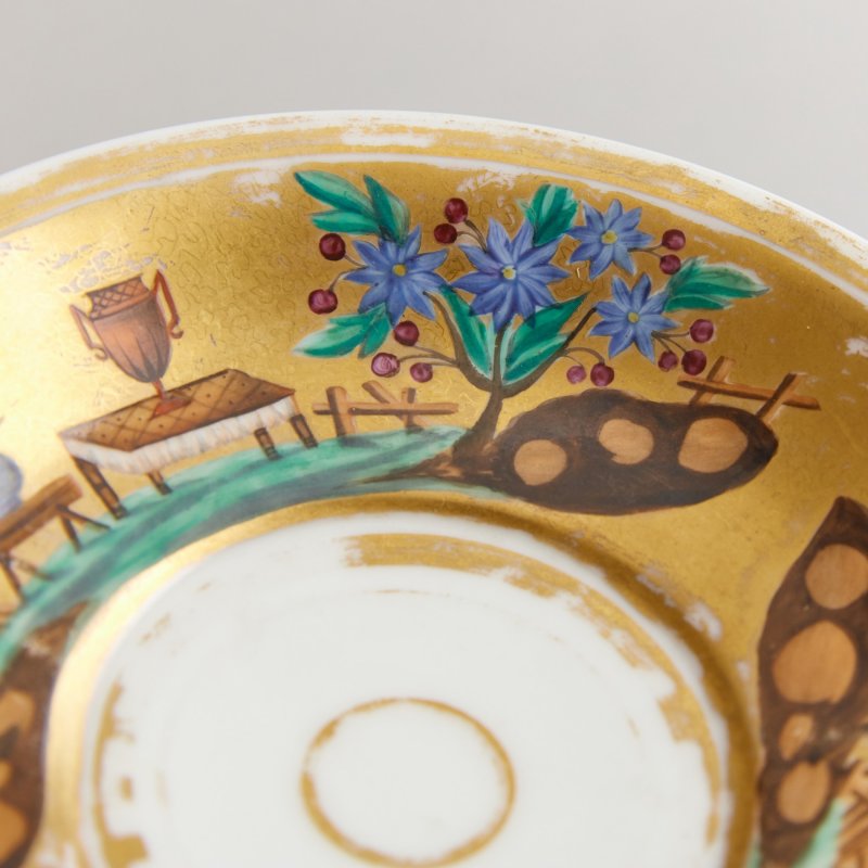 Коллекционная старинная чашка с блюдцем в стиле «шинуазри»