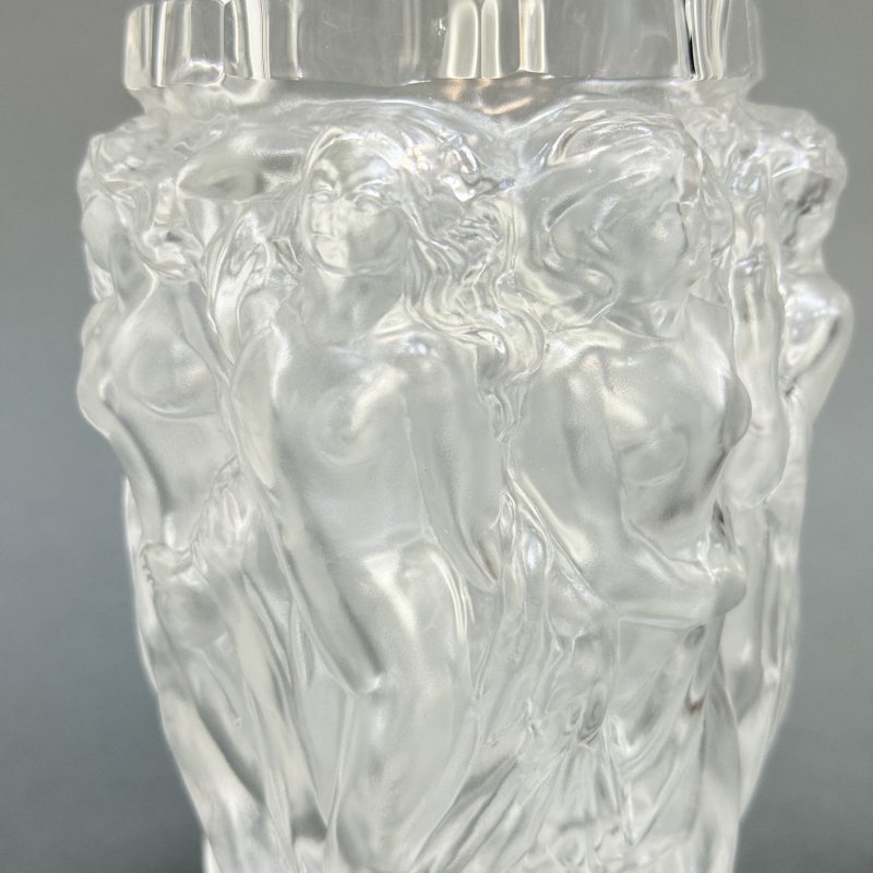 Коллекционная ваза Nude Ladies в стиле Артдеко из сатинового стекла дизайн 1930г. Г. Хоффманн Чехия 21 в (Н)