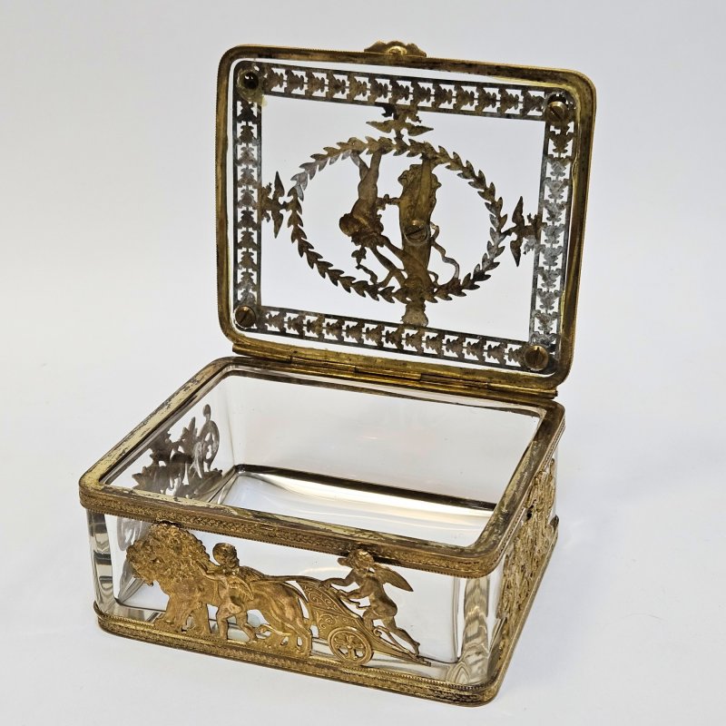 Шкатулка Хрусталь Баккара, бронза с золочением 19 век Франция