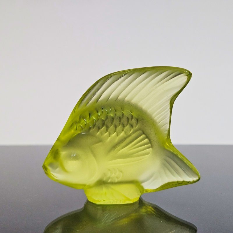 Хрустальная рыбка салатового оттенка Lalique