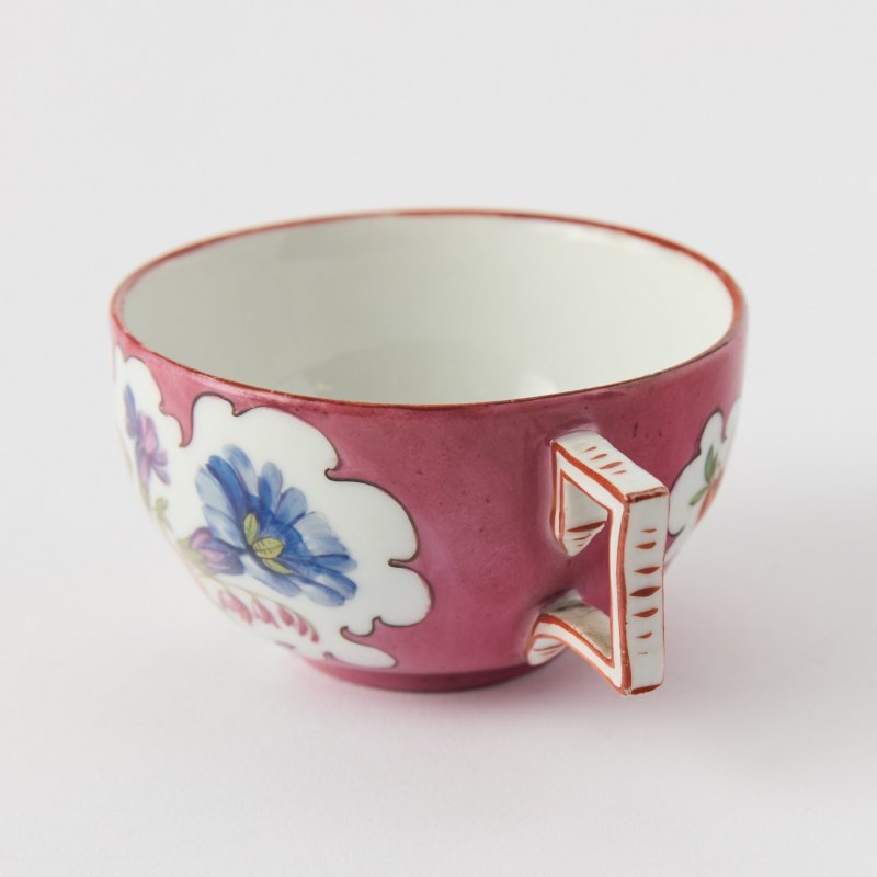 Meissen. Старинная коллекционная чашка с ручной росписью