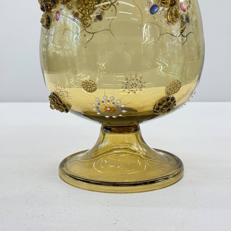 Графин из зеленого стекла с крышкой