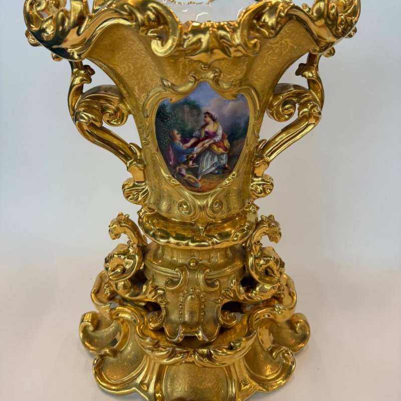 Ваза в стиле рококо