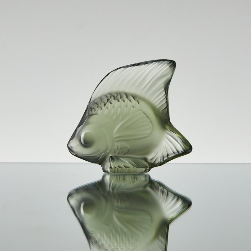 Хрустальная рыбка зеленого оттенка