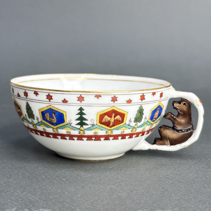 Редкая чашка с ручкой в форме медведя и блюдцем