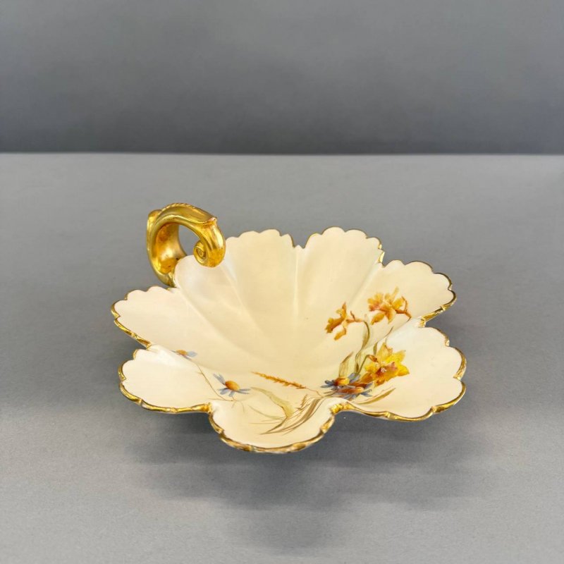 Антикварное фарфоровое блюдо мануфактуры Royal Worcester