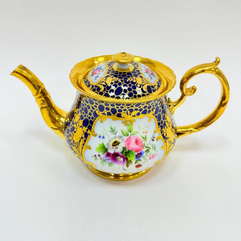 Чайник  из «Кобальтового» сервиза с декором «cailloute»