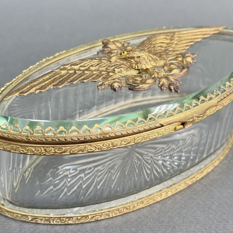 Шкатулка хрусталь с орлом из бронзы Франция 19 в