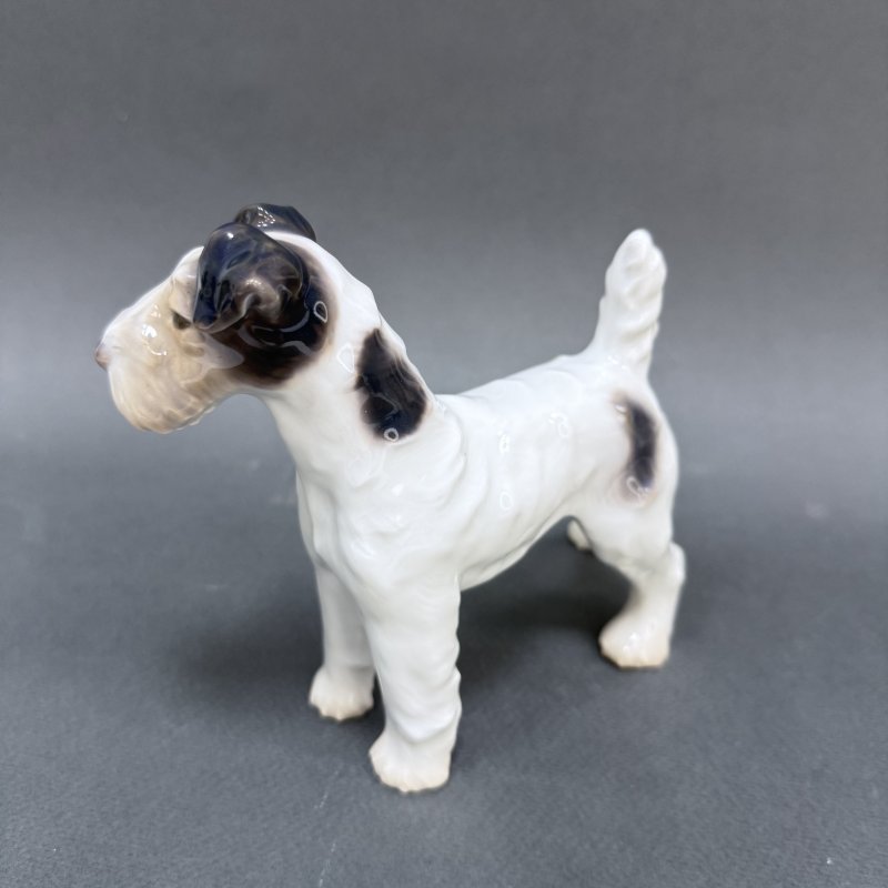 Красивая статуэтка Фокстерьер. Bing & Grondahl, Дания
