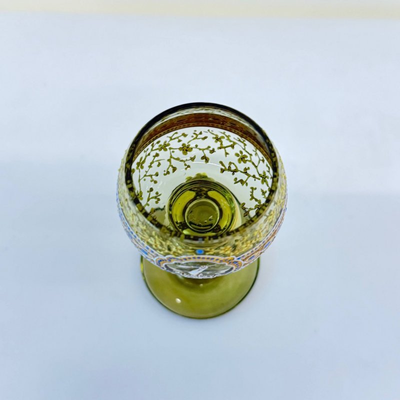 Старинный  жёлто-зелёный бокал для  ликёра