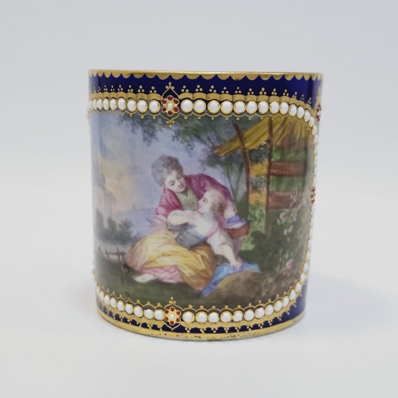 Чашка для кофе  с блюдцем форма литрон Франция конец 19 века