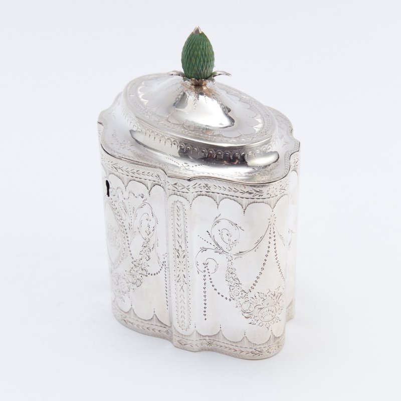 Антикварная чайница времен правления Георга III.