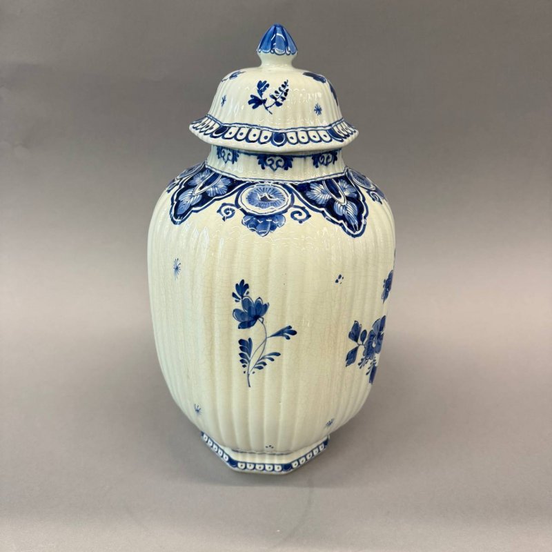Ваза с крышкой мануфактура Royal Delft
