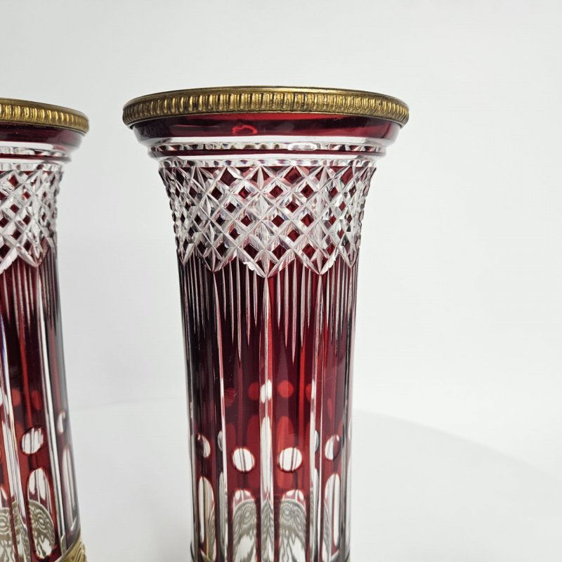 Парные вазы Хрусталь рубинового оттенка Бронза