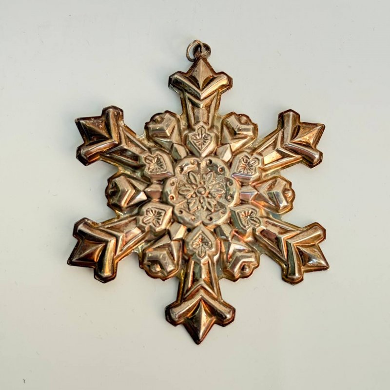 Серебряная елочная игрушка 