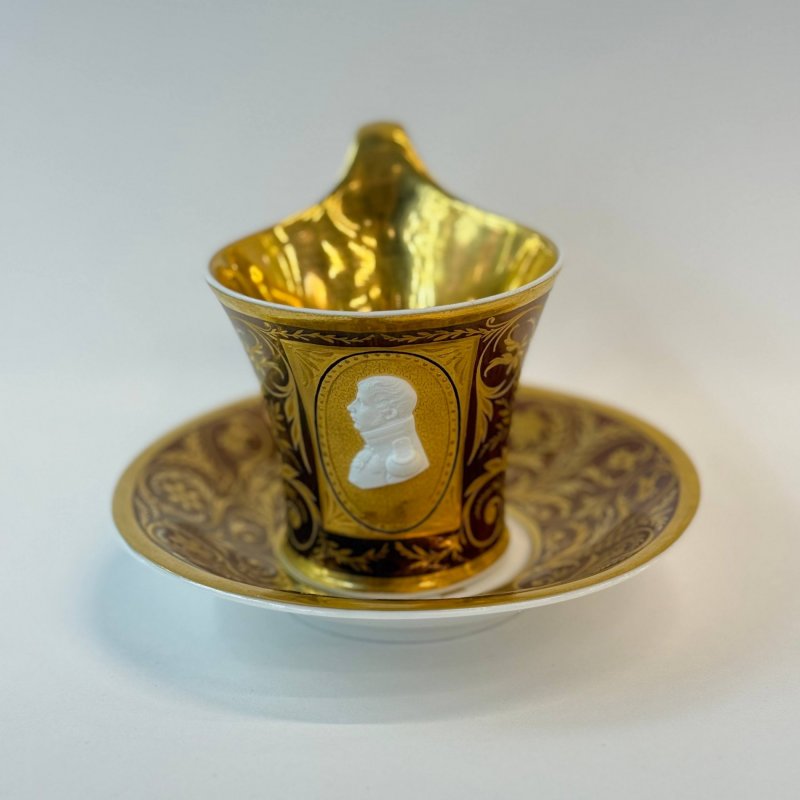  Старинная коллекционная портретная  чашка с блюдцем