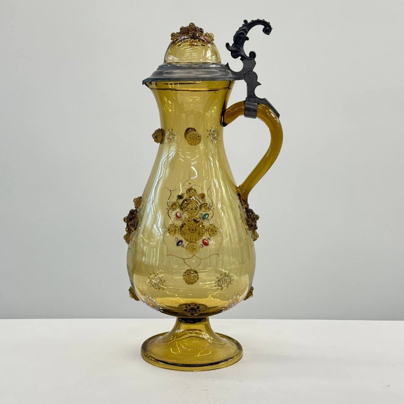 Графин из зеленого стекла с крышкой