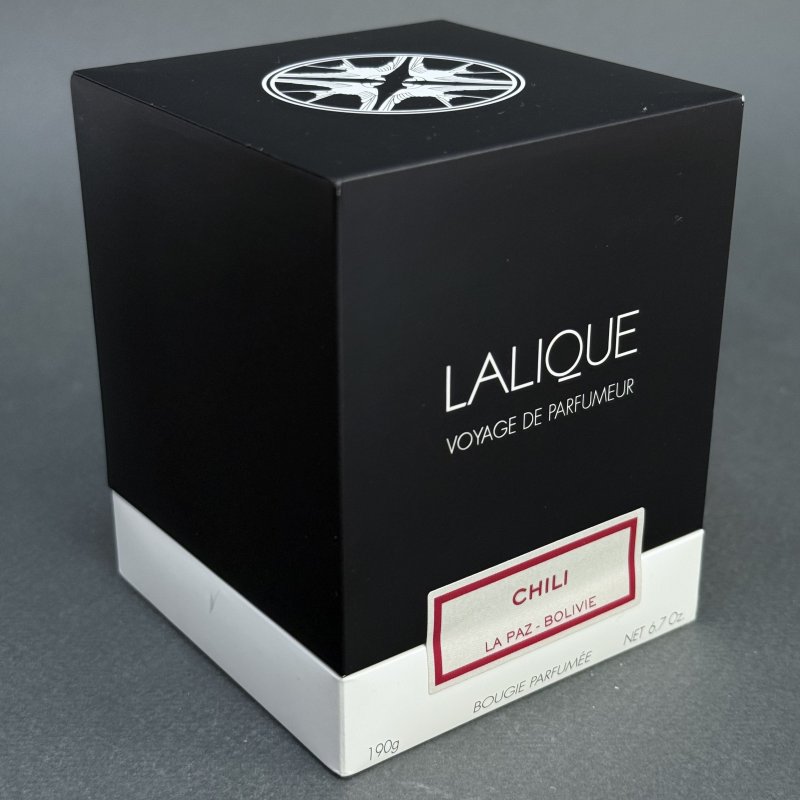 Ароматическая свеча Lalique édition spéciale Chili, La Paz - Bolivia линейка ароматов для дома Voyage de Parfumeur 2024 г