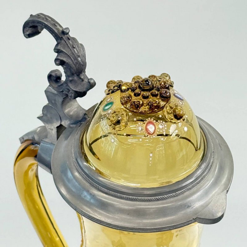 Графин из зеленого стекла с крышкой